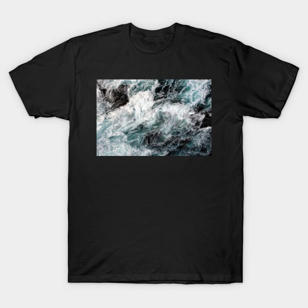 Ocean Vibes. T-Shirt by incredi